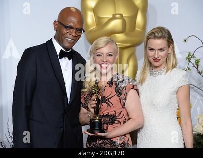 Catherine Martin with her Best Costume Design award for 'The Great Gatsby', alongside Naomi Watts (right) and Samuel L. Jackson, in the press room of the 86th Academy Awards held at the Dolby Theatre in Hollywood, Los Angeles, CA, USA, March 2, 2014. Stock Photo