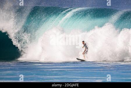 Haleiwa, HI, USA. 8th Dec, 2020. Atmosphere pictured at the 2020 Pipe Invitational on day 1 of the Billabong Pipe Masters Surfing Tournament in Haleiwa, HI on December 8, 2020. Credit: Erik Kabik Photography/Media Punch/Alamy Live News Stock Photo