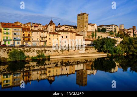 France, Lot, Bas Quercy, Cahors, 14th century Valentre bridge Stock ...