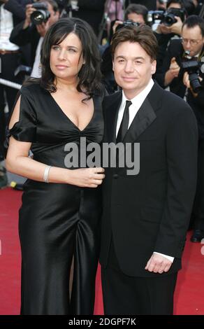 Mike Myers and his wife at the premiere of Shrek 2, part of the Cannes Film Festival 2004, France. Doug Peters/allactiondigital  Stock Photo