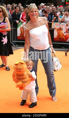 A pregnant Jade Goody and son Bobby Jack attending the UK Premiere of Garfield in Leicester Square, London. Doug Peters/allactiondigital.com  Stock Photo