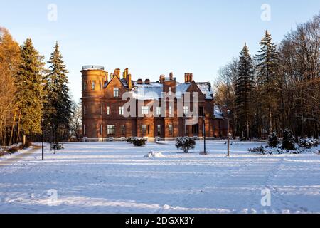 Herzen sanatorium village, Russia - December 06, 2020: Vasilievsky English castle Sherbatov manor Stock Photo