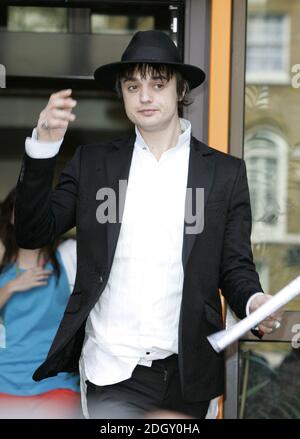 Pete Doherty attending a drugs possession review hearing at Thames Magistrates Court, Bow Road, London on 18/04/2007. Stock Photo