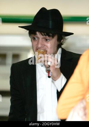 Pete Doherty attending a drugs possession review hearing at Thames Magistrates Court, Bow Road, London on 18/04/2007. Stock Photo