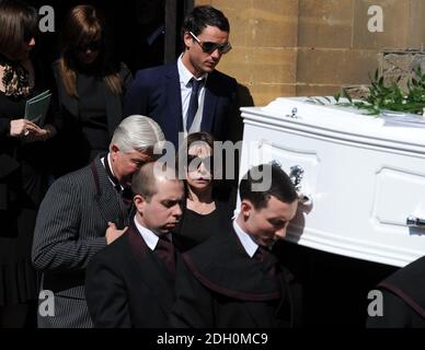 Jade Goody's coffin at her funeral at St John's Baptist Church in Buckhurst Hill, Essex Stock Photo