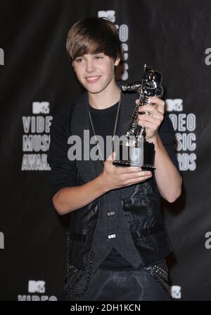 Justin Bieber backstage at the MTV Video Music Awards 2010, Nokia Theatre, Los Angeles, USA. The MTV Video music Awards 2010 will air on MTV UK Stock Photo