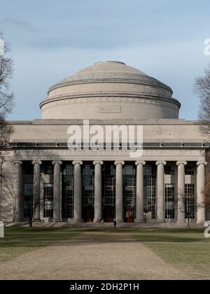 A vertical shot of the Great Dome Building in Massachusetts Stock Photo