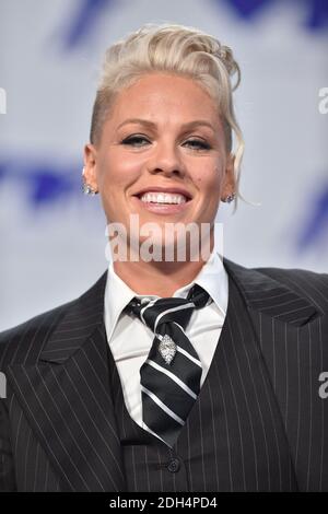 Pink attends the 2017 MTV Video Music Awards at The Forum on August 27, 2017 in Los Angeles, CA, USA. Photo by Lionel Hahn/ABACAPRESS.COM Stock Photo