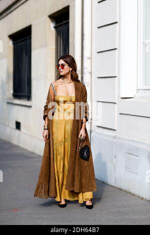 Negin Mirsalehi Wears the Dior '30 Montaigne' Bag in 2023