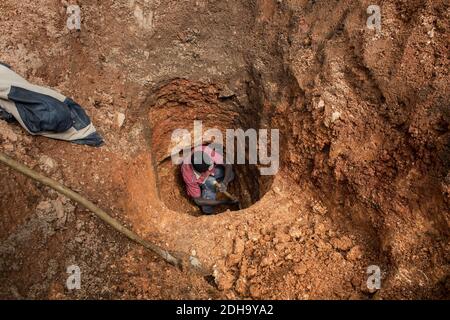 Artisanal illegal mining in Democratic Republic of Congo Stock Photo