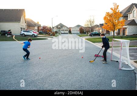 Street hockey hi-res stock photography and images - Alamy