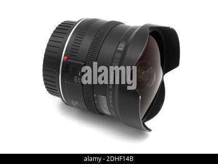 Canon EF 15mm f/2.8 fisheye lens for Canon DSLR cameras cutout on white  background Stock Photo - Alamy