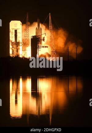 December 10, 2020 - Cape Canaveral, Florida, United States -  A United Launch Alliance Delta IV-Heavy rocket  launches from pad 37B at Cape Canaveral Air Force Station on December 10, 2020 in Cape Canaveral, Florida. The rocket is carrying a classified spy satellite for the National Reconnaissance Office. (Paul Hennessy/Alamy) Stock Photo