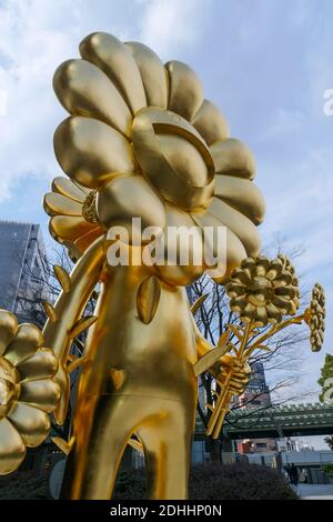 A giant gold flower statue by Japanese artist Takashi Murakami in