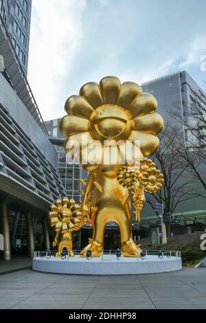 Takashi Murakami has added a 10m-tall golden statue to Roppongi Hills