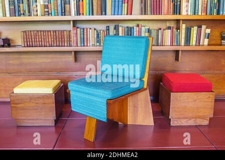 Alabama Florence Rosenbaum House Frank Lloyd Wright Usonian design,built 1939 cypress glass brick inside interior furniture chairs, Stock Photo