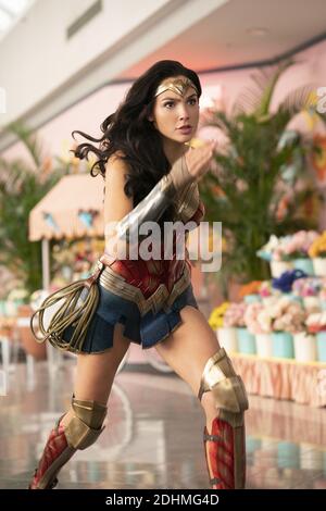 Wonder Woman (2017) Gal Gadot 10x8 Photo