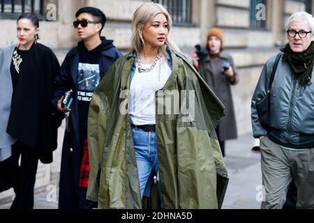 Street style, arriving at Sacai Fall-Winter 2016-2017 menswear show held at Monnaie de Paris, in Paris, France, on January 23rd, 2016. Photo by Marie-Paola Bertrand-Hillion/ABACAPRESS.COM Stock Photo