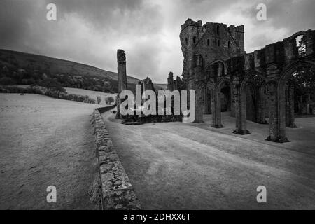 llanthony priory, brecon beacons national park in monmouthshire, south east wales: Stock Photo