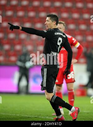 Berlin, Germany. 12th December, 2020. Robert Lewandowski FC Bayern Munich celebrates as he scores the goal  1:1  FC Union Berlin  - FC Bayern Munich 12.12.2020 stadium An der alten Foersterei  Football 1 . Bundesliga Saison 2020 / 2021 Credit : diebilderwelt / Alamy Live News Stock Photo