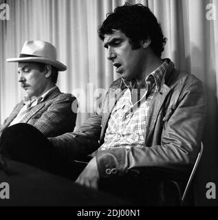 File - Elliott Gould and Donald Sutherland is seen at the photocall of SPYS (Les 'S' Pions) during 27th Cannes Film Festival in CAnnes, France, on 1974. Photo by APS-MEDIAS/ABACAPRESS.COM Stock Photo