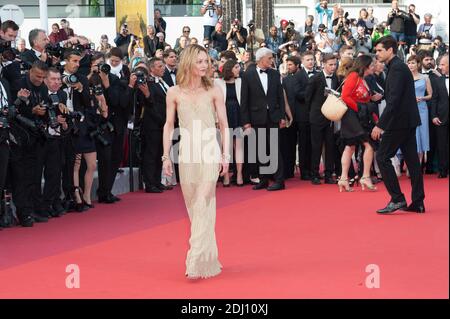 Vanessa Paradis arriving on the red carpet of 'The Unkown Girl (La Fille Inconnue)' screening held at the Palais Des Festivals in Cannes, France on May 18, 2016 as part of the 69th Cannes Film Festival. Photo by Nicolas Genin/ABACAPRESS.COM Stock Photo