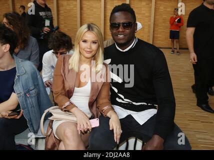 Julius Randle and his girlfriend attending the Kenzo Menswear Spring/Summer  2017 show as part of Paris Fashion Week on June 25, 2016 in Paris, France.  Photo by Jerome/Domine/ABACAPRESS.COM Stock Photo - Alamy