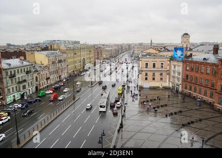 Saint-Petersburg, Russia - November, 2020 Panoramic view from the roof on Ligovsky Prospekt with traffic and Moskovsky train station. One of the main Stock Photo