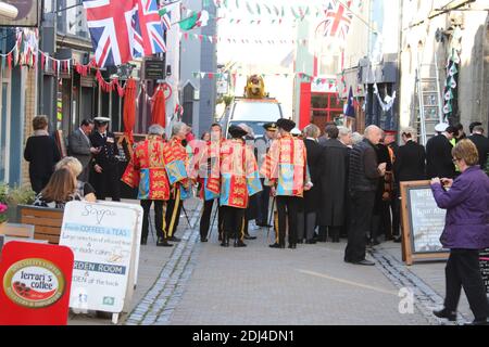 Netflix Drama the Crown filming the Investiture of Prince Charles at Caernarfon castles, North Wales Credit: Mike Clarke/ Alamy Stock Photos Stock Photo