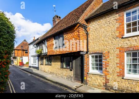 No. 3 Wool Lane, Midhurst, a town in West Sussex, an historic 17th century house, a listed building with the first floor oversailing the street Stock Photo