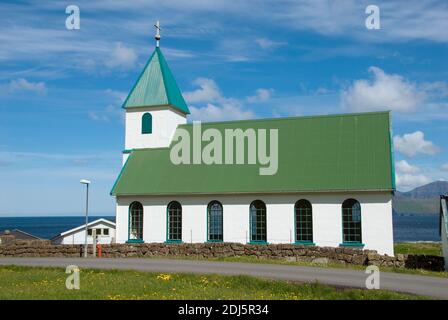 Daenemark, Faeroeer, Inseln, Insel Esturoy, Gjogv, Ortschaft Gjogv im Daladalur Stock Photo