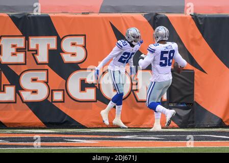 Cincinnati, OH, USA. 13th Dec, 2020. Dallas Cowboys wide receiver CeeDee  Lamb #88 waves to fans after NFL football game action between the Dallas  Cowboys and the Cincinnati Bengals at Paul Brown