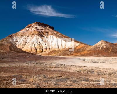 Striped mesa,  Kanku Breakaways Conservation Park, Coober Pedy, South Australia Stock Photo