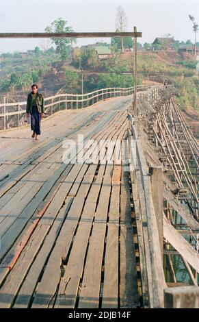 Saphan Mon, the 400m wooden bridge built by Mon refugees at Sangkhlaburi in Kanchanaburi province, western Thailand Stock Photo