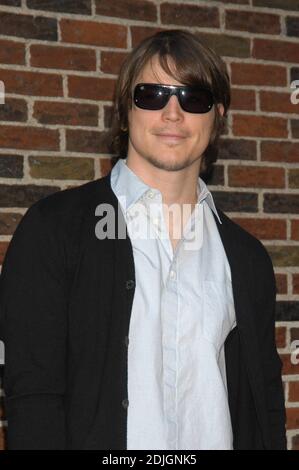 Josh Hartnett at The Late Show with David Letterman, Ed Sullivan Theatre, New York, NY. 3/29/06 Stock Photo