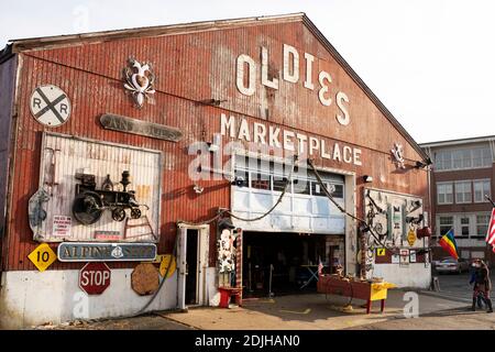 The main entrance of the Oldies Marketplace antique store on Water Street in Newburyport, Massachusetts, USA. Stock Photo