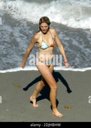 Exclusive!! Marla Maples still looks great at 42. The model/actress and former wife of Donald Trump lunched on Miami Beach while chatting with friends before taking a refreshing dip in the ocean, 4/14/06. Stock Photo