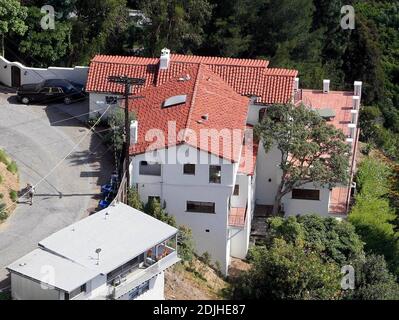 Exclusive!! This is the $4.3 million Hollywood Hills home that Irish actor and Hollywood bad boy Colin Farrell has reportedly just purchased. This will be the first home he has splashed out on for himself in Hollywood to be near his 2 1/2 year old son James (Farrell previously bought James's mother model Kim Bordenave a home in LA where she is based). Farrell was obviously taken with the neighborhood after having stayed frequenly at the nearby Chateau Marmont hotel on many of his LA visits. The four bedroom, 4 1/2 bath Spanish Style Villa is perched high above the Sunset Strip and is 6,950 sq Stock Photo