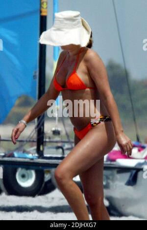 Exclusive!! Daisy Fuentes and fiancee Matt Goss spend Easter weekend on Miami Beach, 3/26/05 Stock Photo