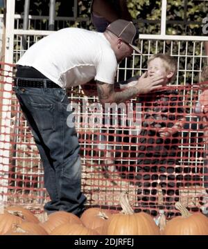 Rocker Fred Durst takes his son Dallas to the Pumpkin Patch in West Hollywood, Ca. 10/27/06 Stock Photo