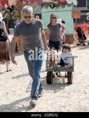 Calista Flockhart and Harrison Ford take little Liam on a pumpkin hunt in West Hollywood, Ca. 10/29/06 Stock Photo