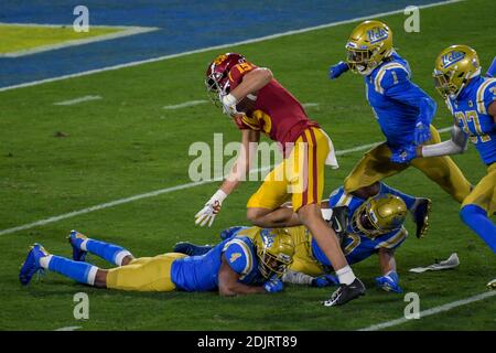 Southern California Trojans wide receiver Drake London (15) evades UCLA Bruins during an NCAA football game, Saturday, December 12, 2020, in Pasadena, Stock Photo