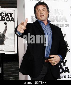 Actor Sylvester Stallone points to fans before the premiere of the 'Rocky Balboa' in Philadelphia, Pennsylvania, December 18, 2006.  Photo / John Taggart Stock Photo