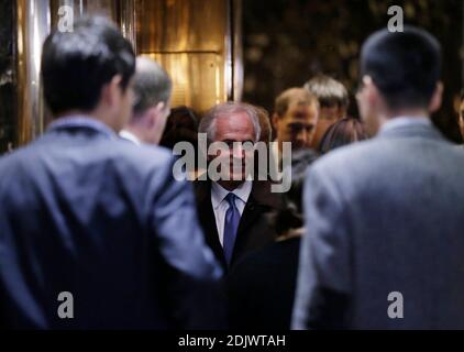 Senator from Tennessee Bob Corker speaks to reporters in the lobby of ...