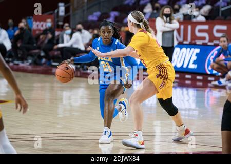 UCLA Bruins forward Michaela Onyenwere (21) shoots over Southern ...