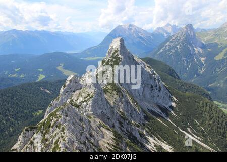 Arnspitz overflow, Arnspitze in the northern limestone Alps between Wetterstein and Karwendel, Leutasch, Scharnitz Stock Photo