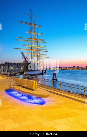 Germany, Schleswig-Holstein, Lübeck Book, Ostseebad Travemünde, Evening mood on the promenade on the Priwall between the Passat and the small Priwall ferry, Stock Photo