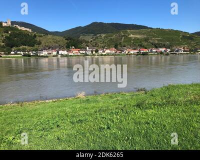 View from Rossatz-Arnsdorf over the Danube to Spitz, Wachau, Lower Austria Stock Photo