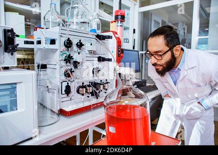Scientist working in laboratory Stock Photo