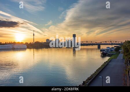 Wien, Vienna, river Donau (Danube), bridge Nordbahnbrücke, Donauturm (Danube Tower), DC Tower 1, Donaucity, school ship of Bertha-von-Suttner-Gymnasium in 20. Brigittenau, Wien, Austria Stock Photo